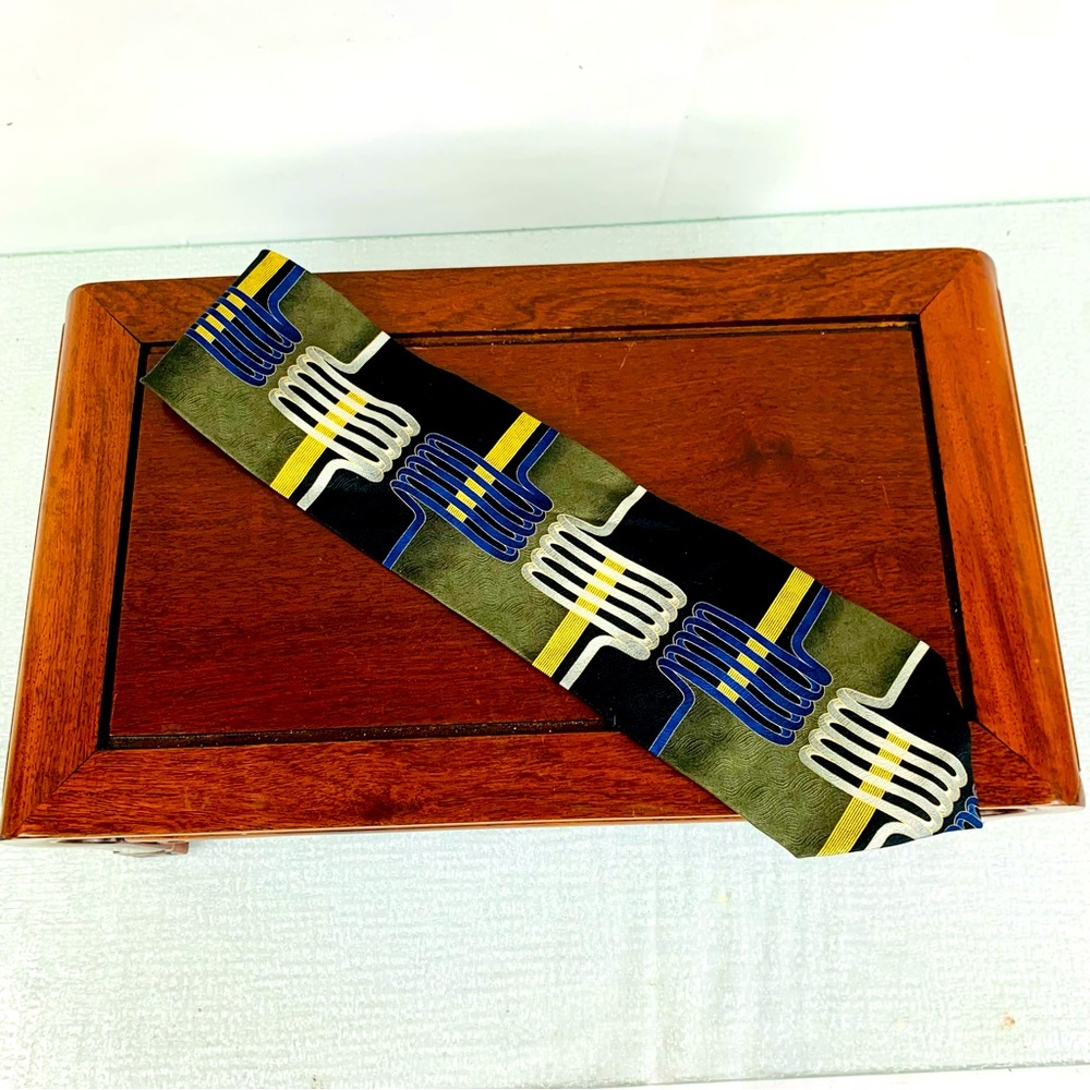 Di Moggio Handmade Italian Pure Silk Men’s Necktie Accessory